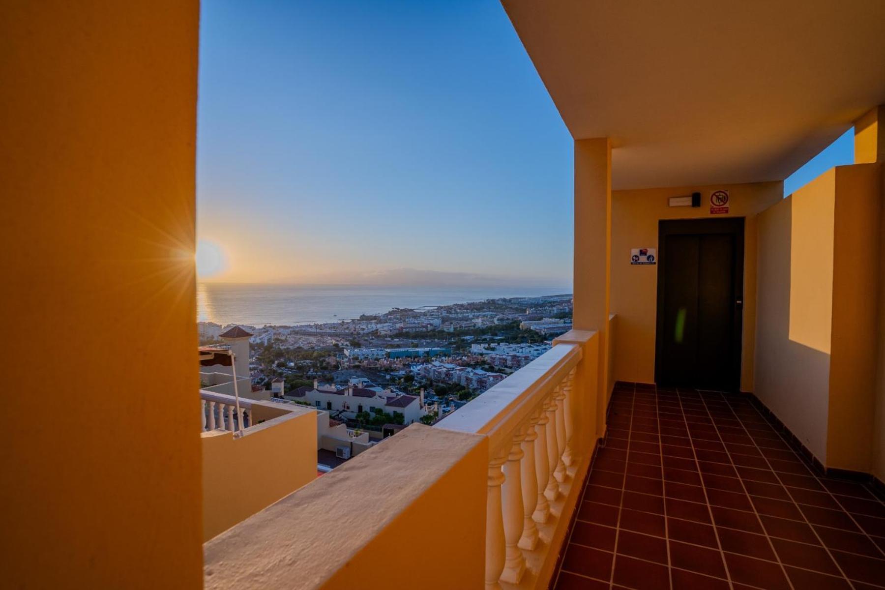 Penthouse With Ocean Views - Torviscas Apartment Costa Adeje  Exterior photo